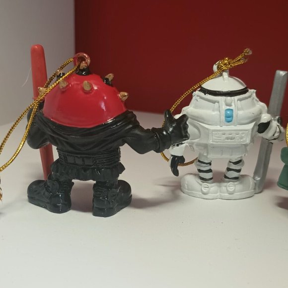 4 Star Wars Mpire M&M 2" Ornaments Lot Hanging or Standing - Picture 8 of 9